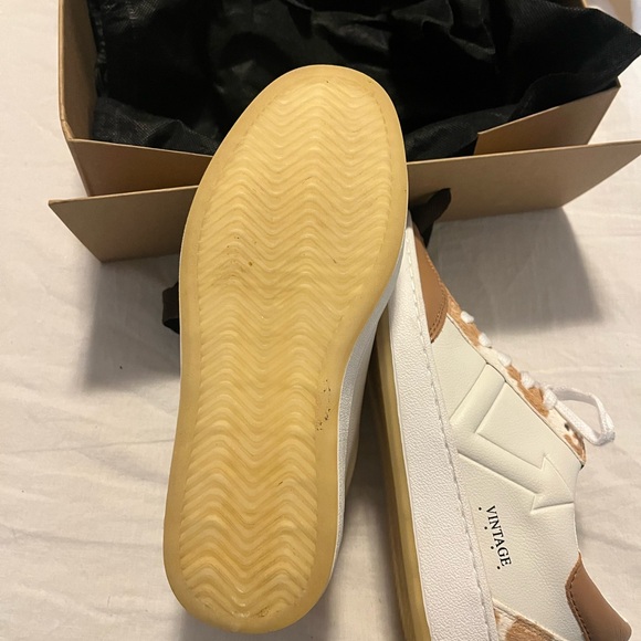 Like new VH shoes - Picture 5 of 7